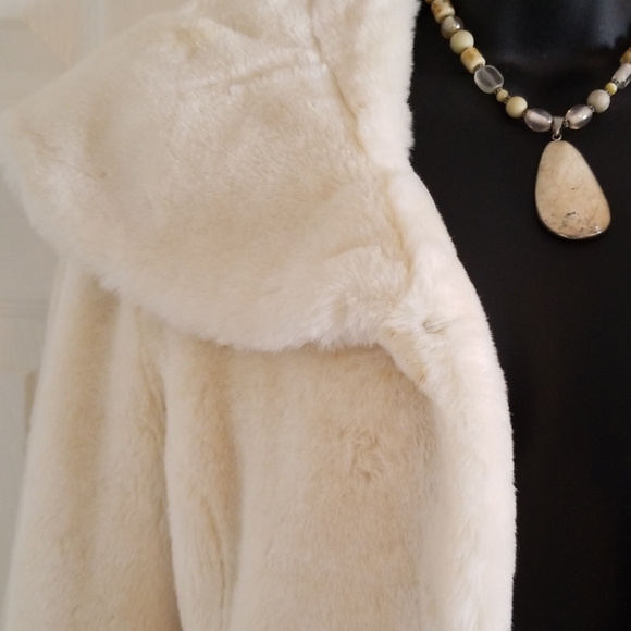 Amazing!!! Vintage Cream White Faux Fur Jacket Fits S to L - Picture 5 of 8